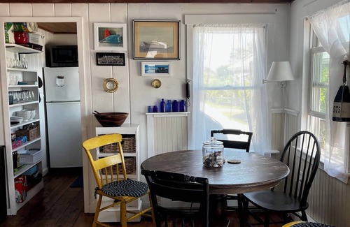 Wellfleet Cabaña | Classic Cape Cod Beach Cottage Steps to Private Beach or Stroll to Town! A/C !