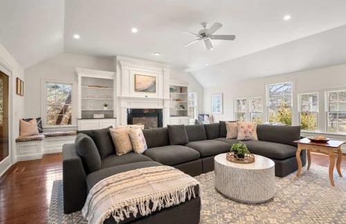 South Harwich Casa | Classic Cape Walk to Red River Beach