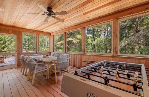 South Harwich Casa | Classic Cape Walk to Red River Beach