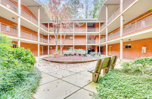 Athens Apartamento | Classic City Getaway - Walk to Sanford Stadium