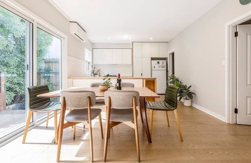 Flemington Casa | Classic Comforts Moments to Flemington Racecourse