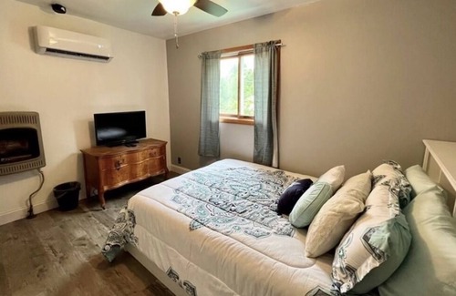 Conneaut Lake Cabaña | Classic Conneaut Cottage