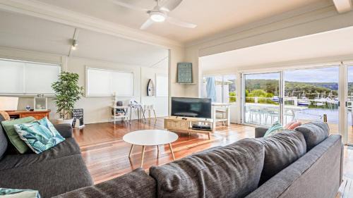 Hardys Bay Casa | 'Classic Cottage on the Bay' by Accom Holidays