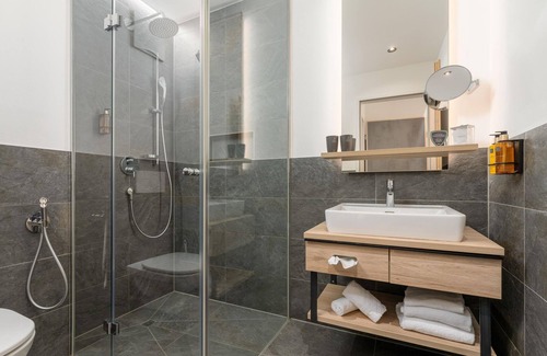 Rain Apartamento | Vrbo Property