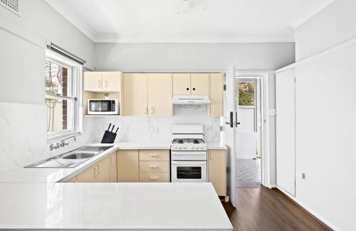 Narwee Casa | Classic Double Room - Centrally Located at Narwee - Shared Bathroom