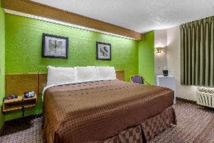 Parkway Village Hotel | Classic Inn By OYO I- 240 Near Memphis Airport