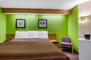 Parkway Village Hotel | Classic Inn By OYO I- 240 Near Memphis Airport