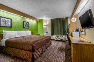 Parkway Village Hotel | Classic Inn By OYO I- 240 Near Memphis Airport