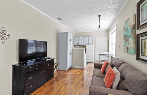 Auburn Apartamento | Loft clásico en el centro de Auburn, Alabama. ¡UBICACIÓN!