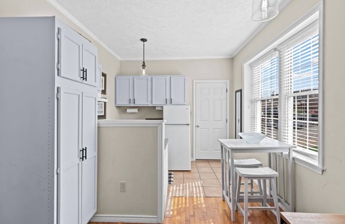 Auburn Apartamento | Loft clásico en el centro de Auburn, Alabama. ¡UBICACIÓN!