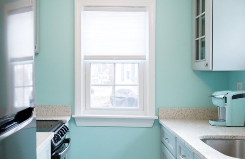 Pine Point Cabaña | Classic Maine Beach Cottage! Steps to Pine Point Beach!