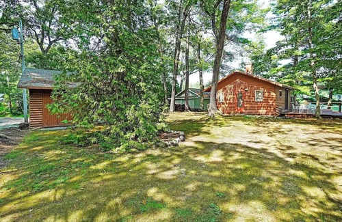 Windham Cabina | Classic Maine Cabin, Private Waterfront Easy Access to Nearby Amenities