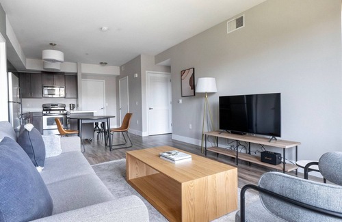 Mountain View Apartamento | Classic Mountain View 2BR w/ Gym & Pool, nr Restaurants, by Blueground