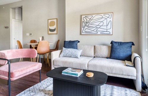 Mueller Apartamento | Classic Mueller 2BR w/ Pool, W/D & Gym, nr park, by Blueground