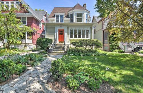 Oak Park Casa | Classic Oak Park Home, 11 Mi to Downtown Chicago!