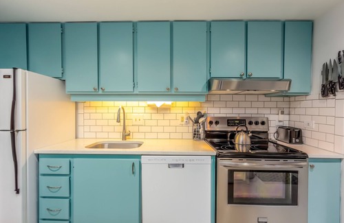Overlook Park Casa | Classic Pole House Cabin, Free WiFi, Gas BBQ - POLE09
