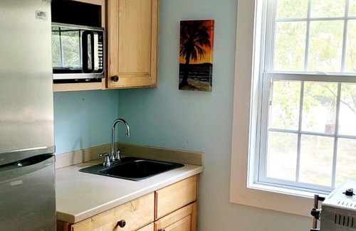 Sullivan's Island Casa | Classic Style Sullivan's Island house - Very Charming! 2 blocks to beach/ 1 Month Minimum Only!