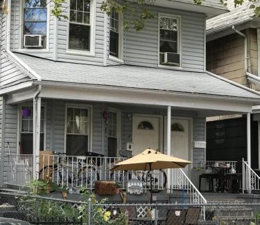 Homecrest Casa | CLASSICAL AMERICAN Homestay HOUSE