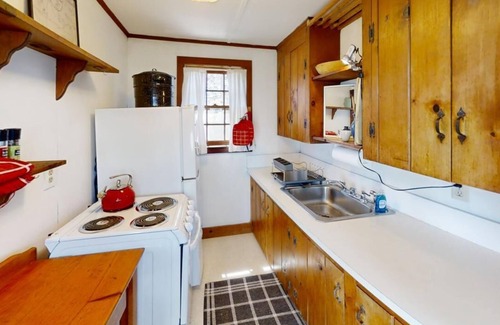 Cummaquid Cabaña | Classically charming 3 br cottage close to beach