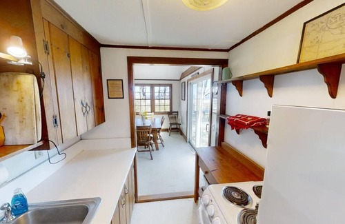 Cummaquid Cabaña | Classically charming 3 br cottage close to beach