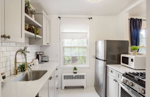 East Central Apartamento | Classy 1BD near U of U - 1 mile/ fast WI-FI