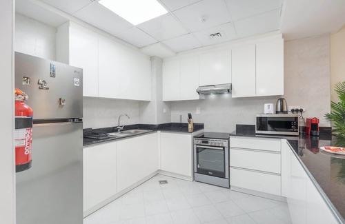 Dubai Sports City Apartamento | Classy 2 Bedroom in Sports City Sleeps 4 with Pool