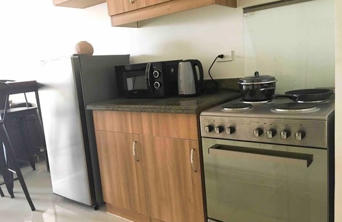 Guadalupe Nuevo Condominio | Classy 2BR Apartment + Netflix at Rockwell Makati