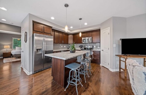 Mount Auburn Apartamento | Classy 2BR Condo Near City Centre | OTR, UC, Zoo