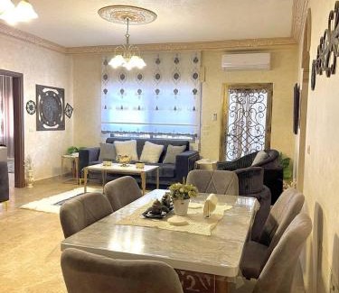 Al Jubeiha Apartamento | Classy 3 Bedroom Apartment in Amman