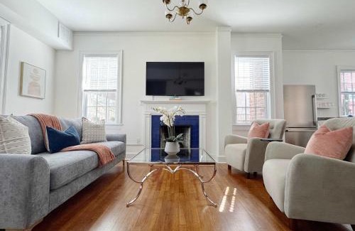 Dixon Park Casa | Classy 3-Story Downtown Apt - Great Location