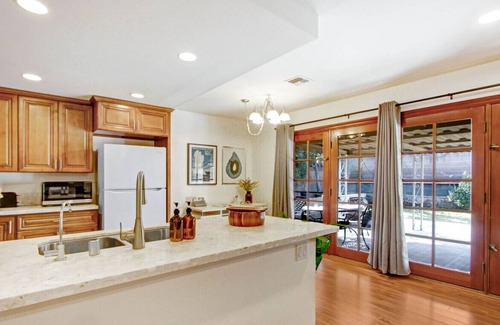 Hacienda Heights Casa | Classy 4BR + Patio Garden + Near DTLA #TravelSGV