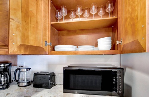 Hacienda Heights Casa | Classy 4BR + Patio Garden + Near DTLA #TravelSGV