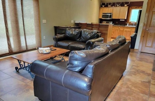 Boscobel Cabina | Classy cabin, private, close to town.