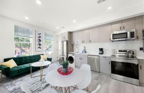 Northeast Casa | Classy Capitol Hill APT, Steps from DC Attraction