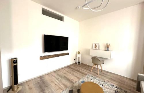 Cottbus Apartamento | Classy City-Apartment - Netflix-Parkplatz-Balkon-Zentrum-BTU-Kaffeevollautomat