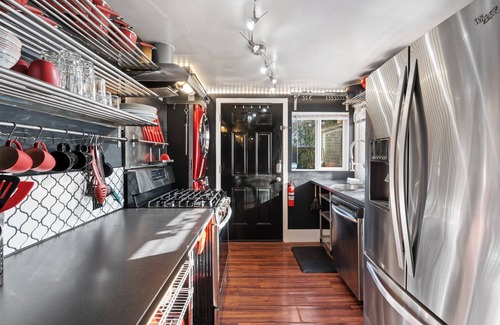 Downtown Vancouver Apartamento | Classy Couve Walkable Downtown Apartment
