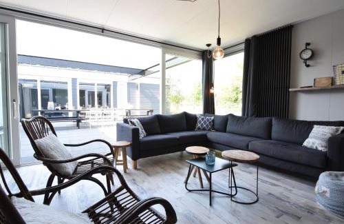 Sint-Annaland Casa | Classy Holiday Home in Sint Annaland Barbecue