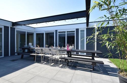 Sint-Annaland Casa | Classy Holiday Home in Sint Annaland Barbecue