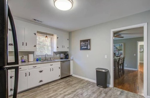 Johns Island Casa | Classy Johns Island Retreat with King Bed + Firepit!