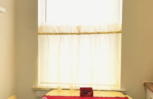 Boone Apartamento | Classy Retro Suite "Preferred Partner of Rail Explorers" Pets OK
