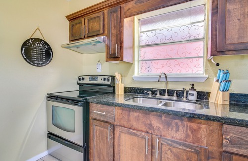 San Benito Cabaña | Classy San Benito Vacation Rental With Chiminea!