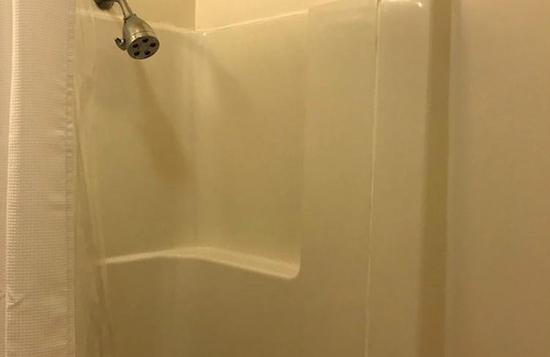 Boone Apartamento | Classy Serenity Suite Preferred Partner Rail Explorers, Pets OK