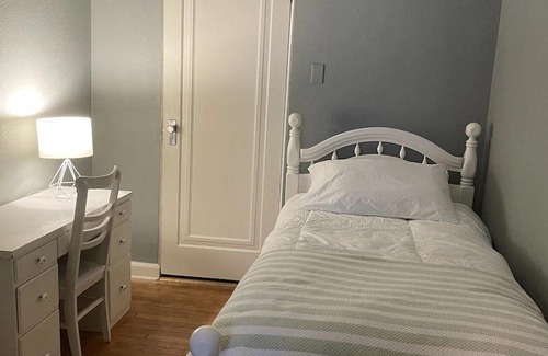 Boone Apartamento | Classy Serenity Suite Preferred Partner Rail Explorers, Pets OK