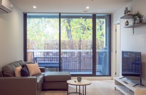 Brighton Casa | Classy & Spacious 2 Bedroom, 2 Bathroom (En Suite)