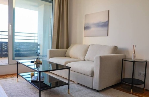 Favoriten Apartamento | Classy Studio near Thermal Spa