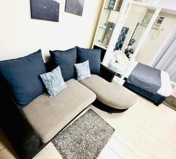 Pinagsama Apartamento | Classy Venice Grand Studio Balcony Pet friendly, WiFi & Pool