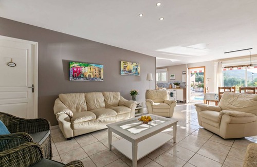 Roquebrun Casa | Classy Villa in Roquebrun with Swimming Pool