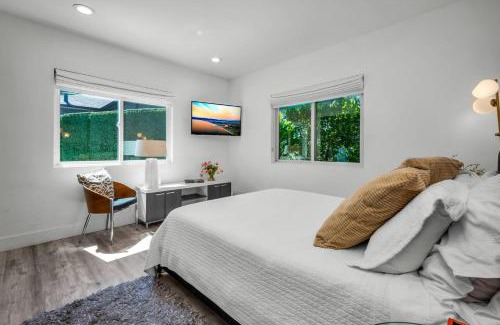 Valley Village Casa | Claudia's Cottage Guest House