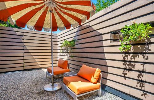 Valley Village Casa | Claudia's Cottage Guest House
