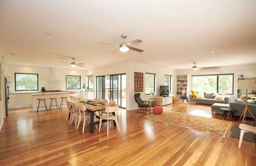 Aireys Inlet Casa | Claystone - walking distance to the beach!